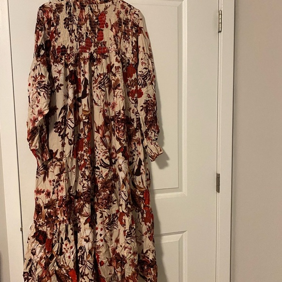 NEVER WORN. Floral Print Women's Dress - Red and Cream - Picture 4 of 8